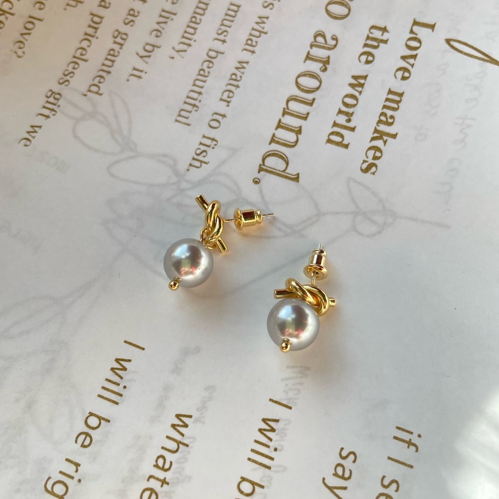 925 Sterling Silver Swarovski Pearl Stud Earrings | Timeless with Hypoallergenic
